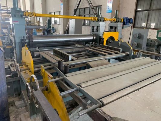 ST37 ST52 Steel Coil Slitting Machine With Five Roller Pinch And Leveler